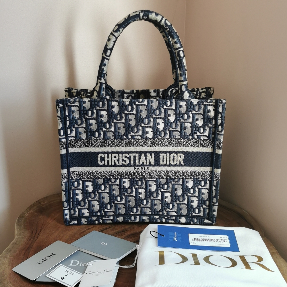 ❌SOLD❌ Dior Small Booktote - Picture 8 of 9